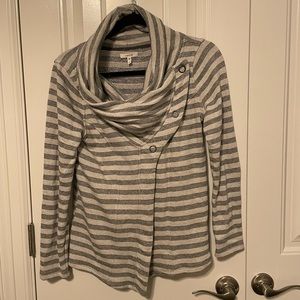 Maurice’s top that is in great condition.